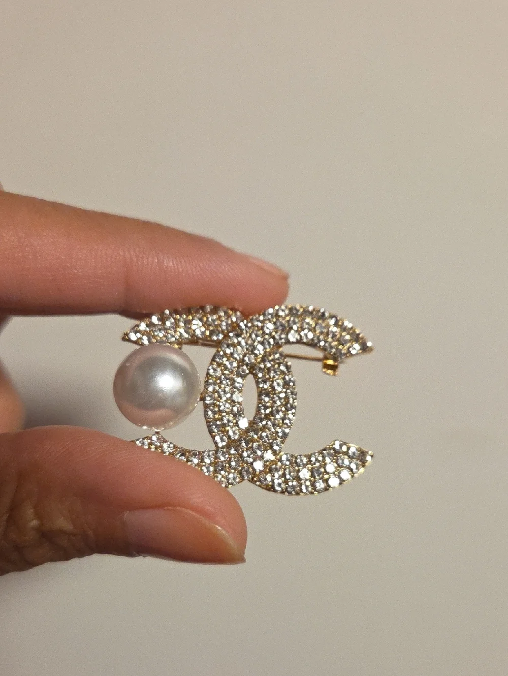 New Crystal Interlocking Logo Brooch with Pearl Accent - Gold